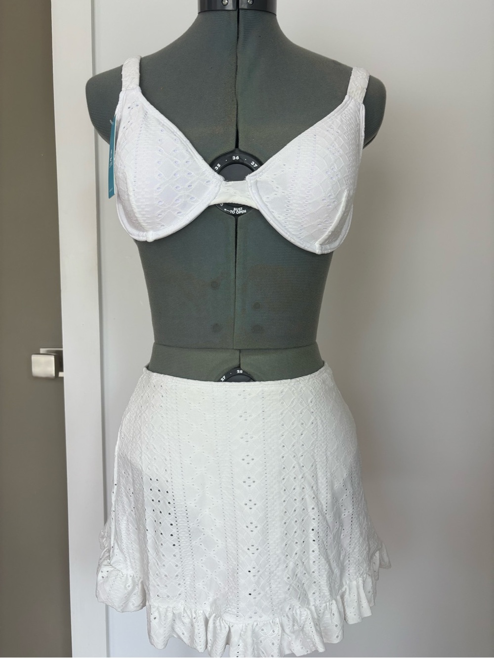 CUPSHE White Eyelet Underwire Bikini Swim Skirt Set Size M NWT